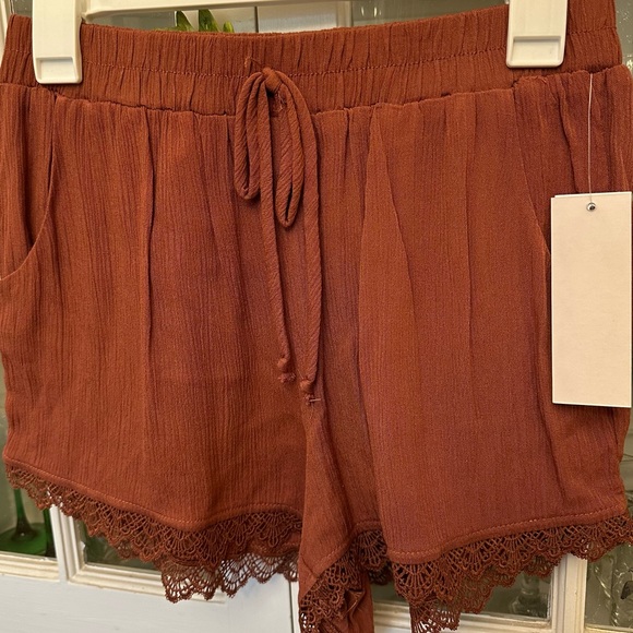 Shorts - Picture 3 of 3